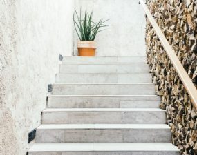 Comment habiller un escalier en granit ?